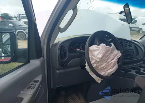 2008 Ford E-350 Super Duty Xlt z USA, uszkodzony, nr VIN 1FBSS31L38DA77175